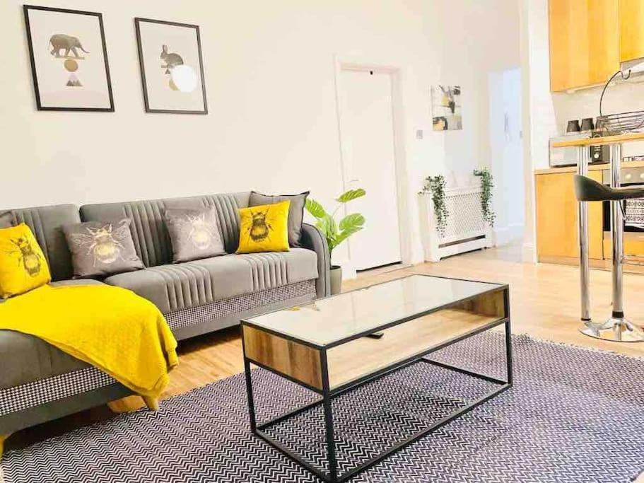 Lovely 2 Bedroom Apartment In Chelsea Sw3 Лондон Екстериор снимка