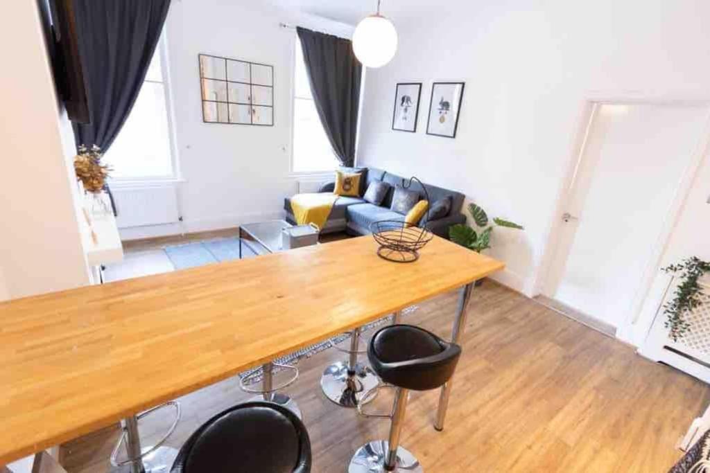 Lovely 2 Bedroom Apartment In Chelsea Sw3 Лондон Екстериор снимка